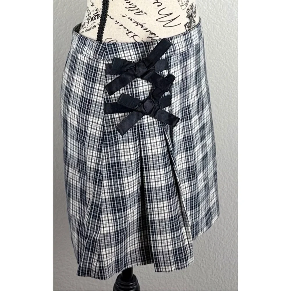 Old Navy Girls Y2K Plaid Black and White Skirt Dark Academia Preppy, size 14
